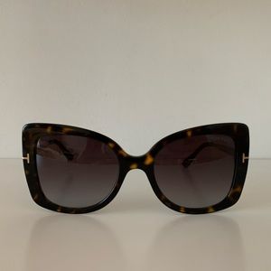 Authentic TOM FORD Gianna-02 Butterfly Sunglasses in Color 52T Dark Havana